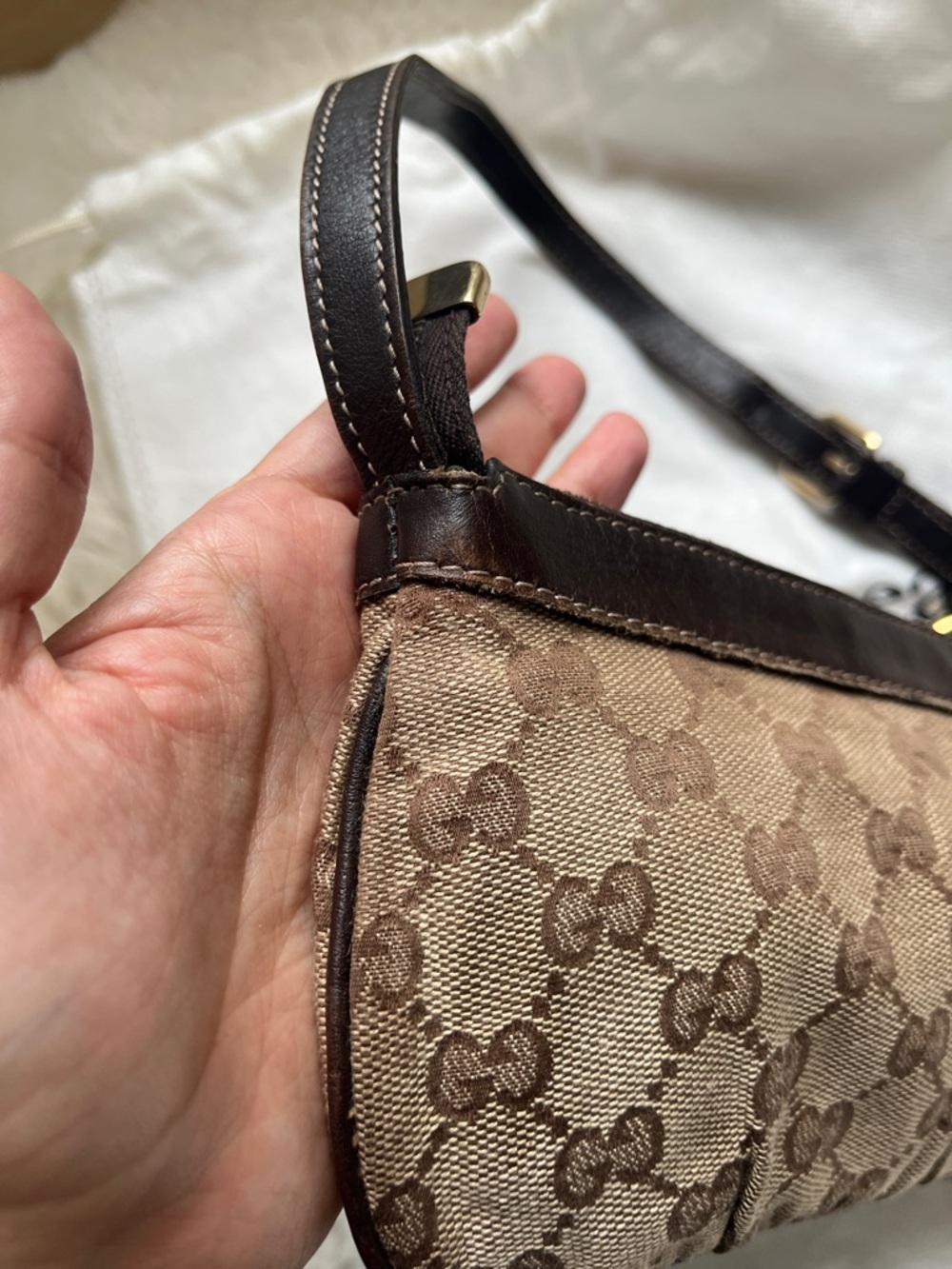 GUCCI Interlocking G Pochette GG Canvas Shoulder Bag - Picture 8 of 16